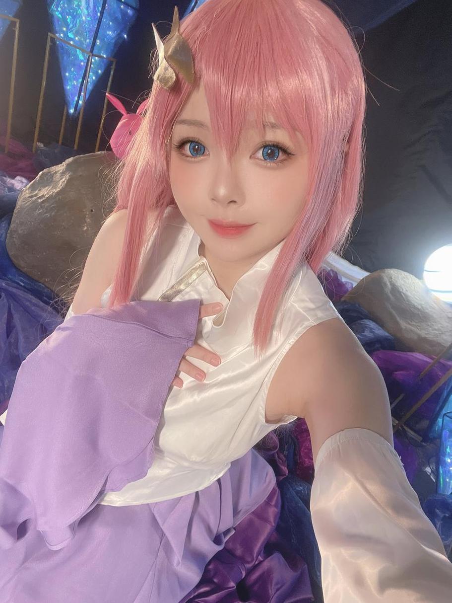 《芭莎妆容》好看的hachi小芭cos图