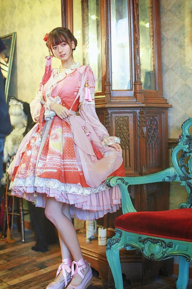 kyokyo沉迷汉堡王 Kyokyo沉迷汉堡王桃花旗袍图包合集,精选美图让你目不暇接