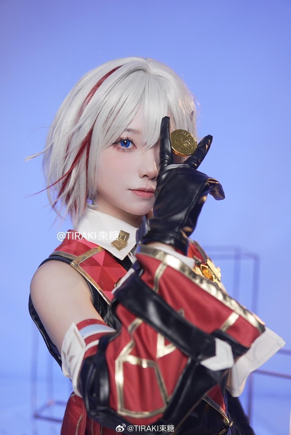 看遍今日cos大赏，不知如何选择？来看tiraki束糖微博推荐的作品
