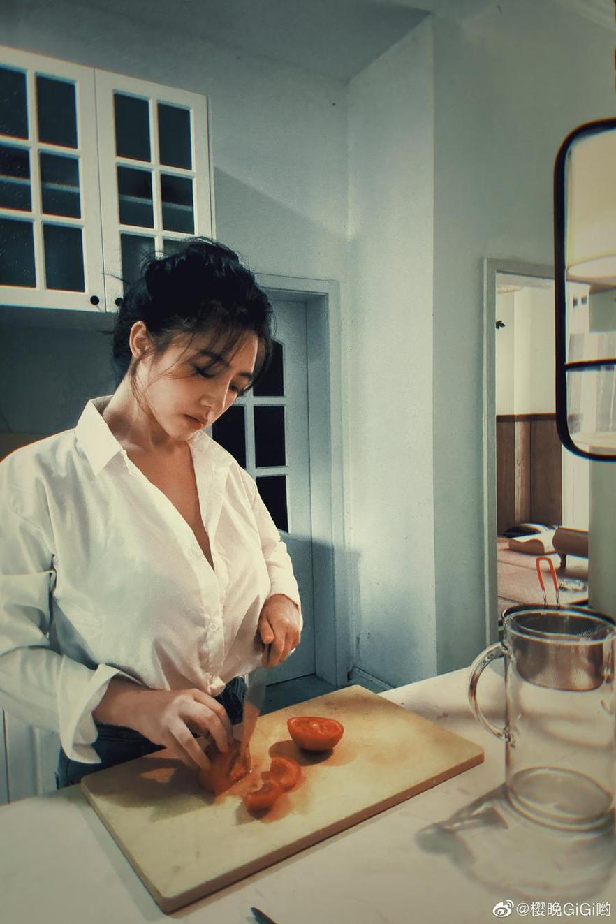 樱晚gigii褔利的超美图集，让你沉醉在她的美丽中
