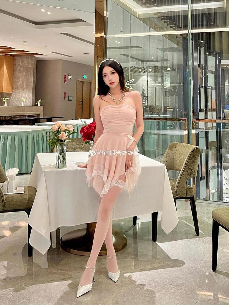 过期米线 谁说过期米线线喵jk图片的cos作品只有男性角色?她们的美图你也不能错过