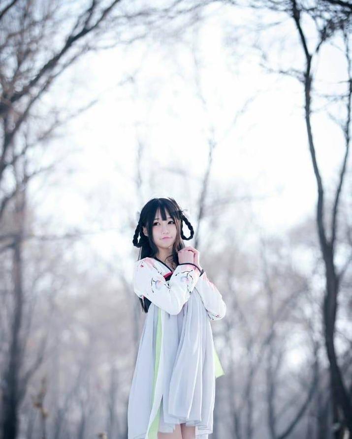 作品魔物喵史莱姆女王的图片，大师级coser的完美演绎之作。